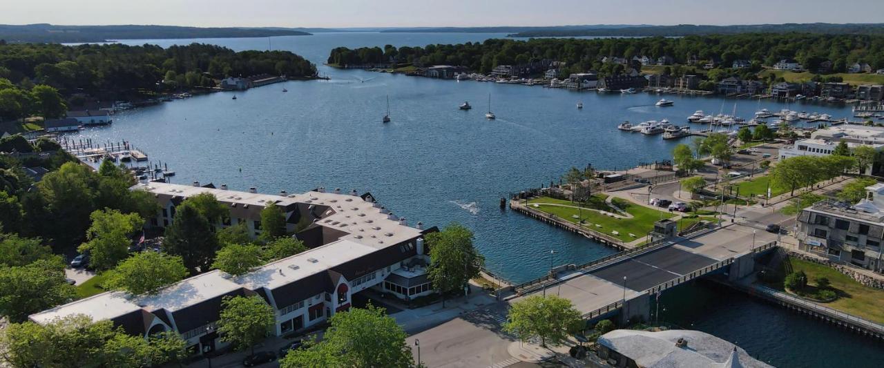 359 Edgewater Inn Charlevoix Zewnętrze zdjęcie
